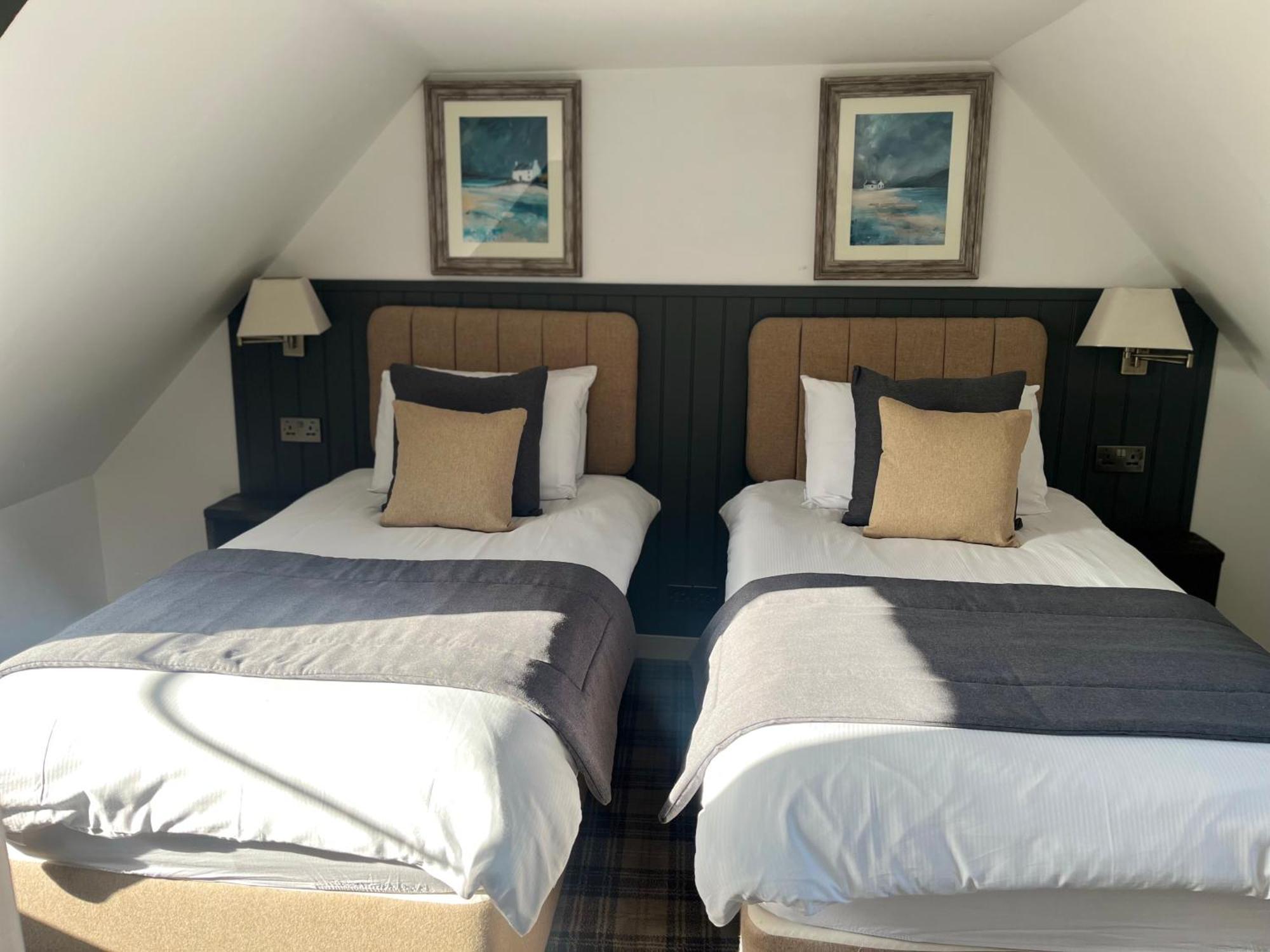 Twin Room Private Bathroom